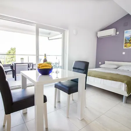 Colic Apartmán *